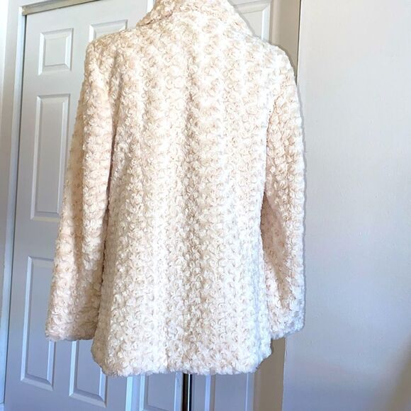 Alfani Faux Swirl Fur Large Collar Beige Jacket - Picture 3 of 6